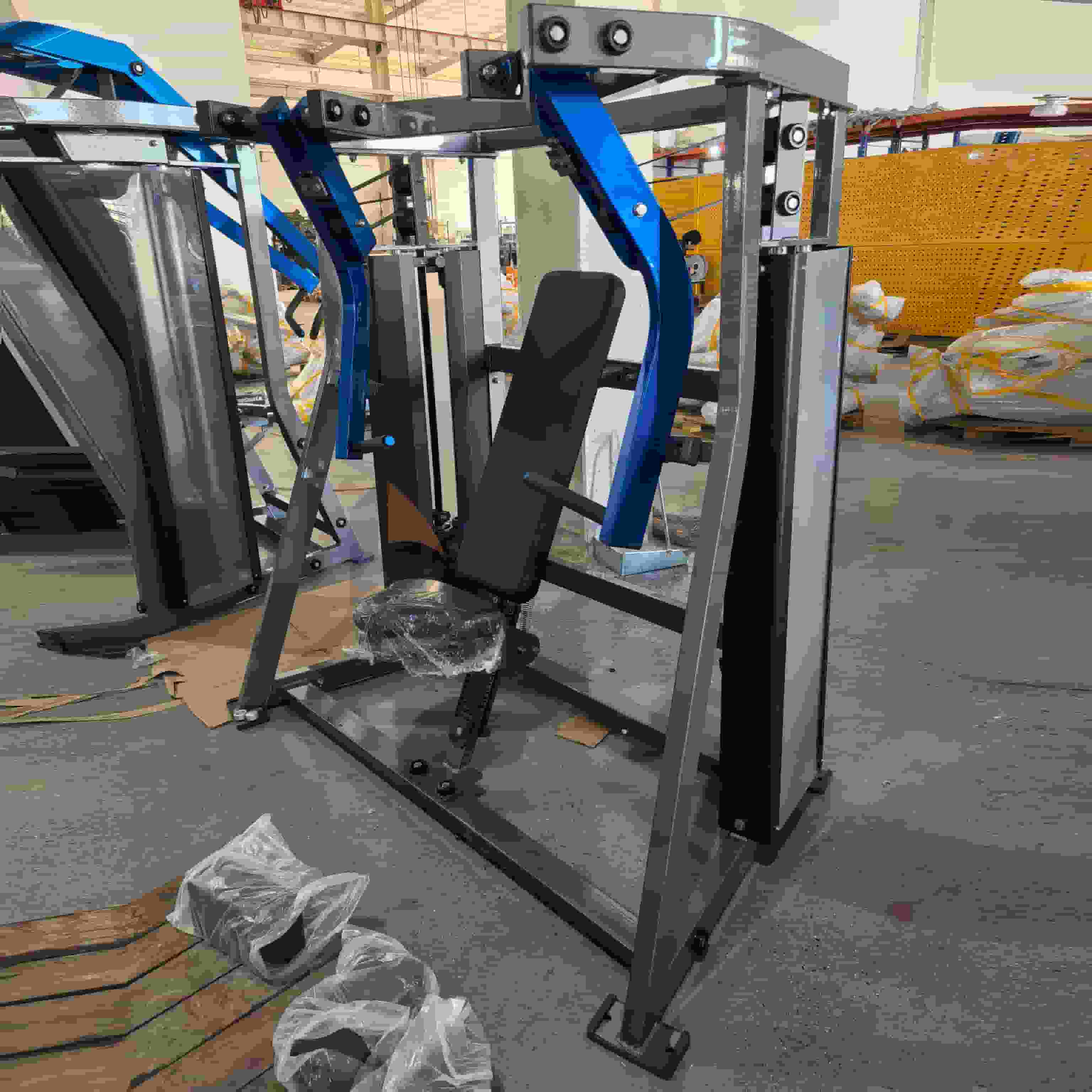 पिन लोड गरिएको अस्वीकार छाती प्रेस